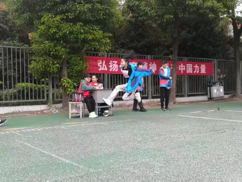 17e65d47c3404d058472a95210aeb856.jpg